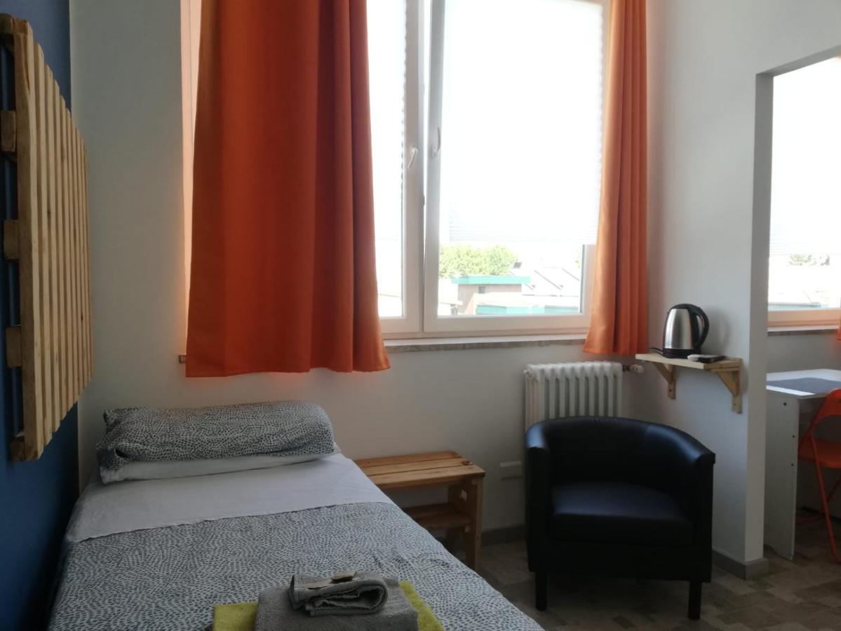 La Cordata Accommodation - Woodhouse Bike Hotel Чинизелло-Бальзамо Экстерьер фото