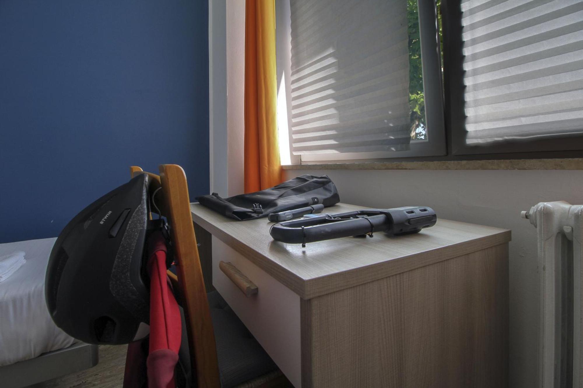 La Cordata Accommodation - Woodhouse Bike Hotel Чинизелло-Бальзамо Экстерьер фото