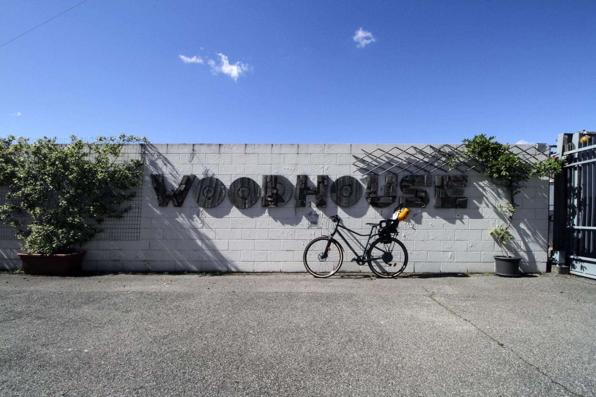 La Cordata Accommodation - Woodhouse Bike Hotel Чинизелло-Бальзамо Экстерьер фото