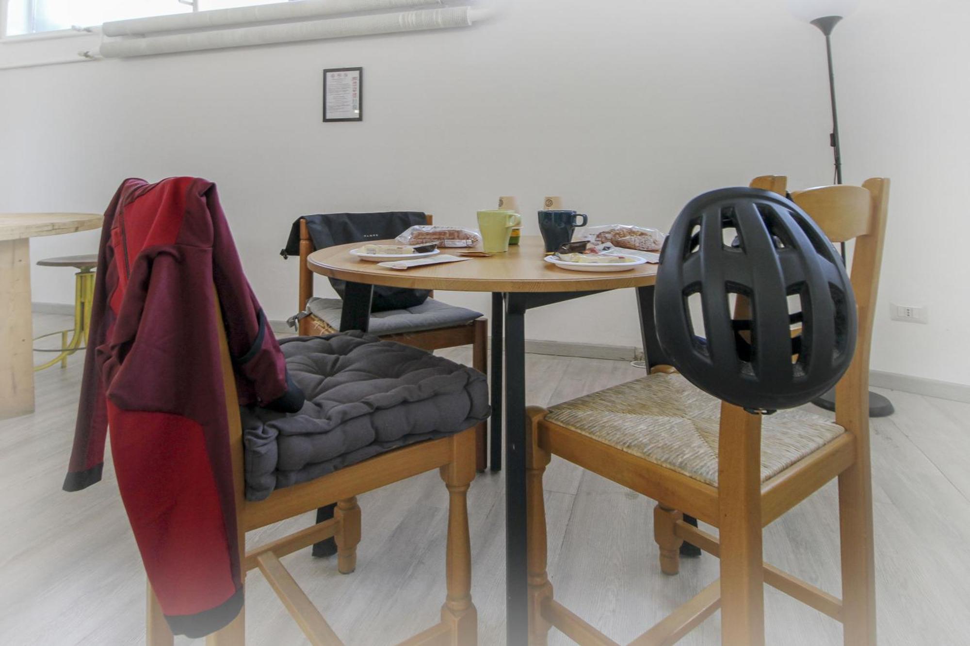 La Cordata Accommodation - Woodhouse Bike Hotel Чинизелло-Бальзамо Экстерьер фото